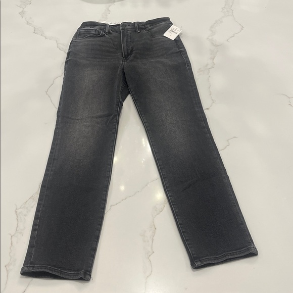 Good American Good Classic Straight Leg Jeans in Black308 - Picture 7 of 10